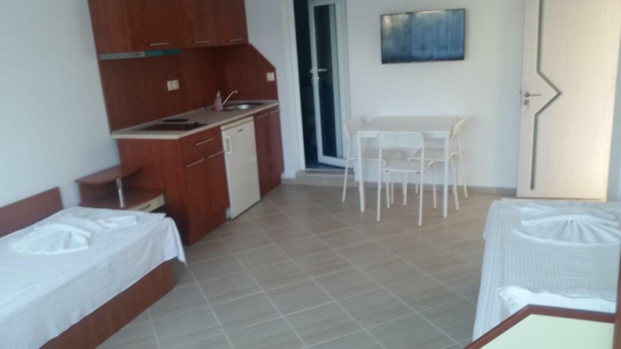 Blue House Apartment Tsarevo Exterior photo